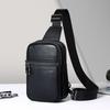 Сумка через плечо из натуральной кожи для мужчин. Сумка через плечо модная, водонепроницаемая, повседневная и трендовая. Высококачественное ощущение этой мужской нагрудной сумки.