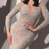 Весна 2025 г. Женское сексуальное облегающее вечернее банкетное платье в европейском и американском стиле с длинными рукавами и горячим тиснением