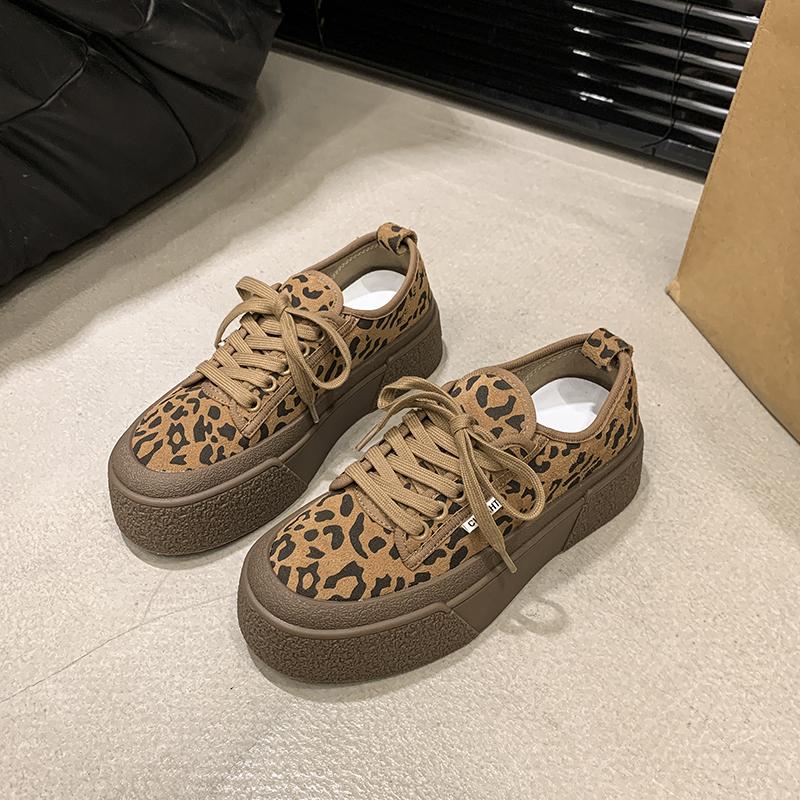 Модные осенние женские туфли из вулканизированной кожи с круглым носком, женские кроссовки на низком каблуке со шнуровкой, уличные нескользящие туфли на платформе с низким верхом