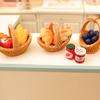Miniature Dollhouse Fruit And Bread Basket Model Accessories Pretend Kitchen Food For Doll Toy Scene Photography Props
