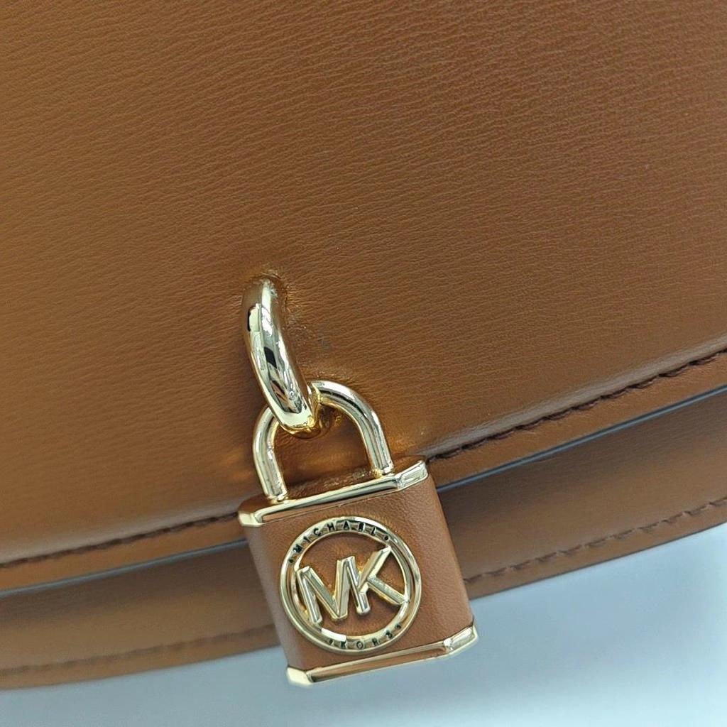 [Pre-Owned] Mk Mila Classic Leather Messenger Saddle Bag - Excellent #1OGC3E3
