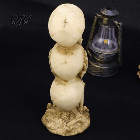 Aged Texture Skull Stacked Heads Statue, Gothic Resin Figurine, See Speak Festive Holiday Decorations Hear No Evil Skulls Sculpture for Halloween