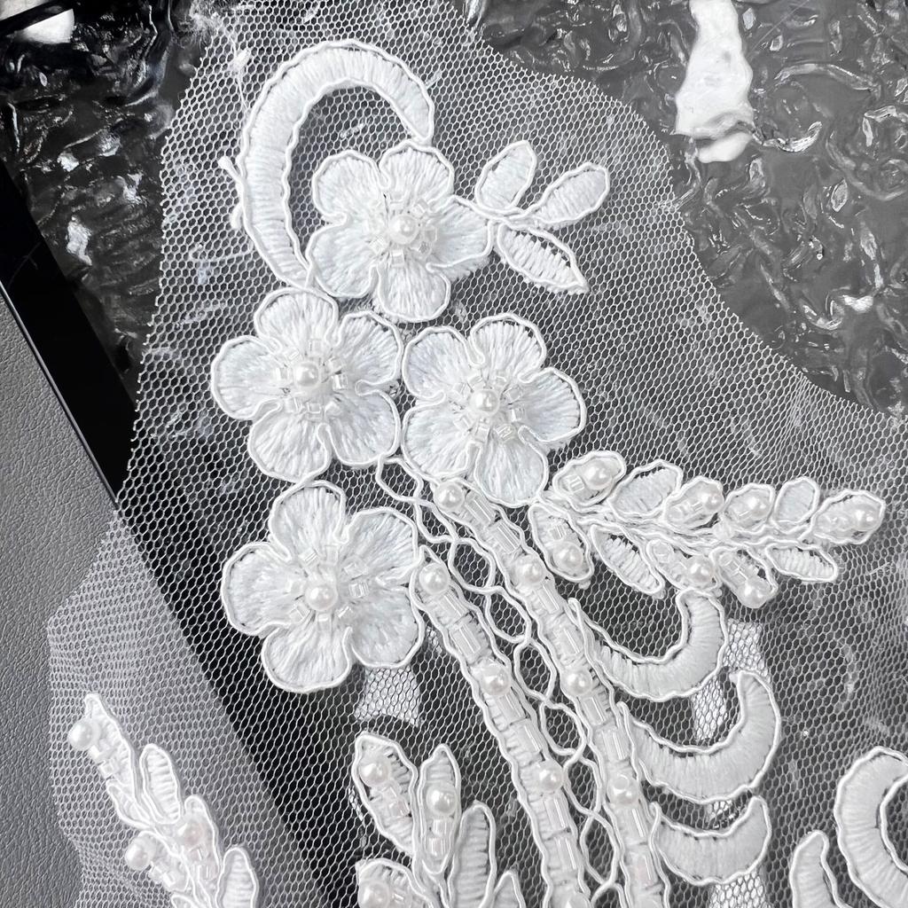 White Mesh Car Bone Thread Handmade Beads Embroidered Flower Applique Wedding Dress Performance Dress Decorative Cloth Sticker Accessories