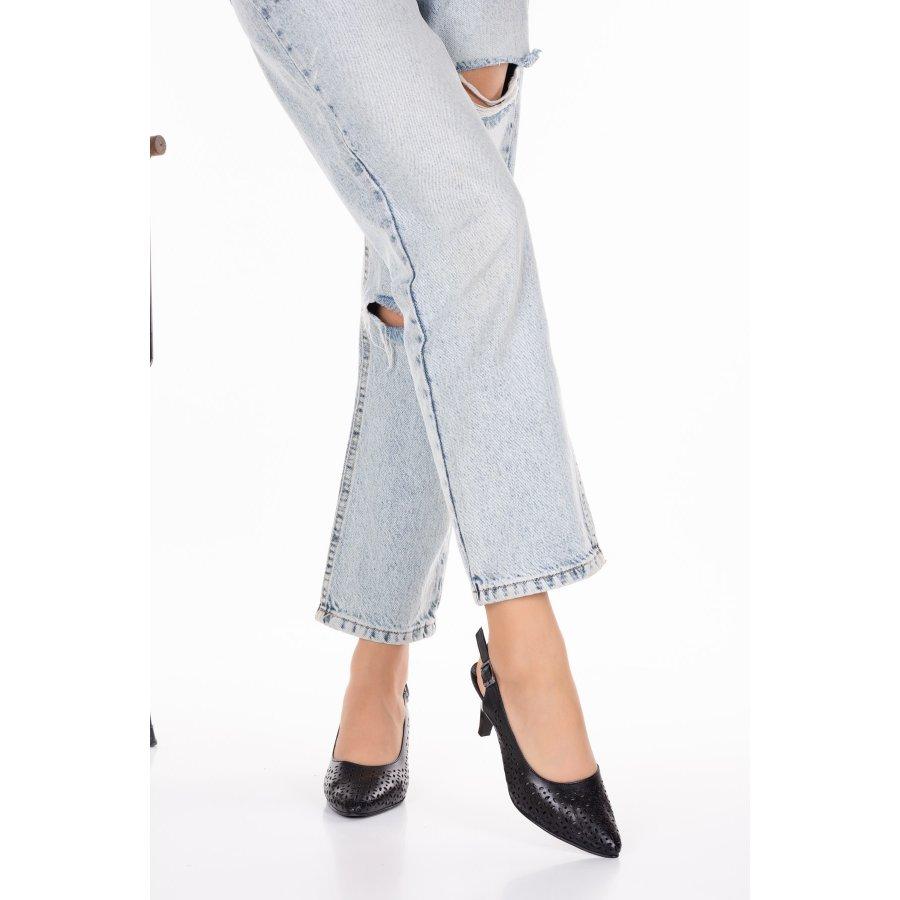 Женские кожаные летние стильные сандалии на среднем каблуке