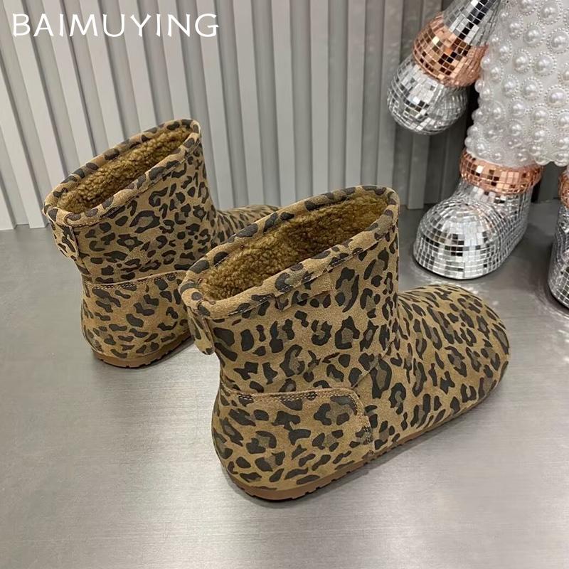 Женские зимние ботильоны на плоской подошве из леопардовой замши с короткими плюшевыми зимними хлопковыми ботинками 2025 года, дизайнерские теплые повседневные удобные ботинки для женщин