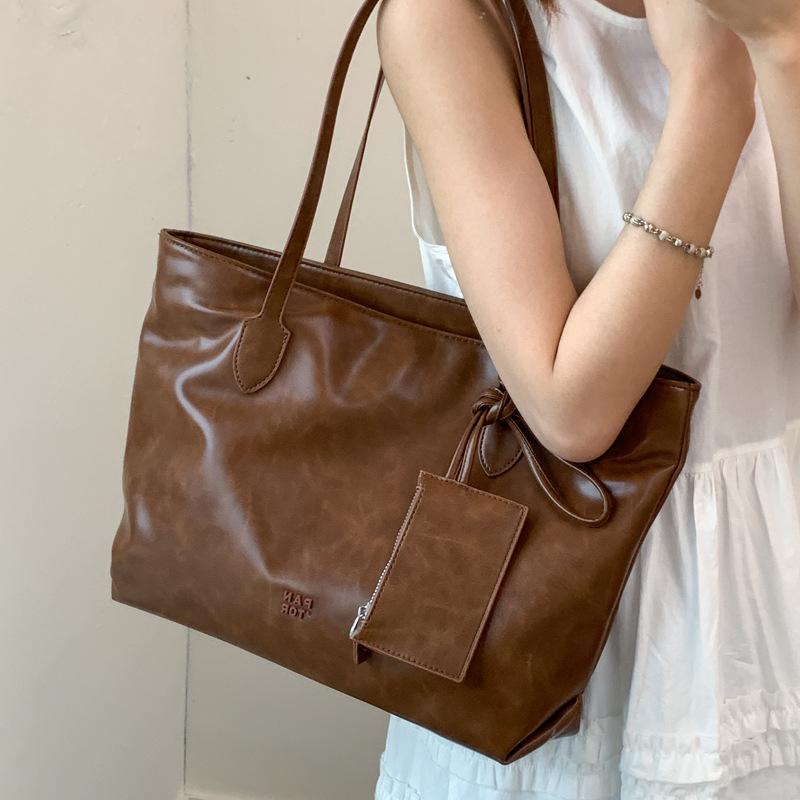 Simple and Large-capacity Tote Bag Women's 2025 New Fashion Texture Underarm Bag Casual Niche Commuter Shoulder Bag
