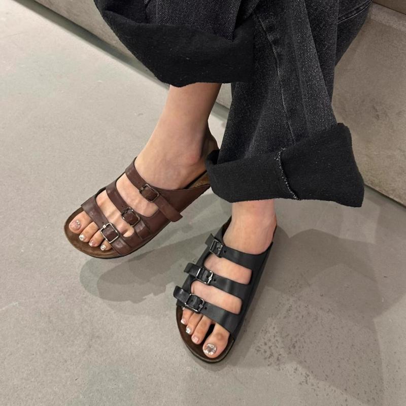 Fashion 2025 New High Quality Slip-on Belt Buckle Big Head Thick Heel Slippers Women's Retro Genuine Leather Round Toe Slippers
