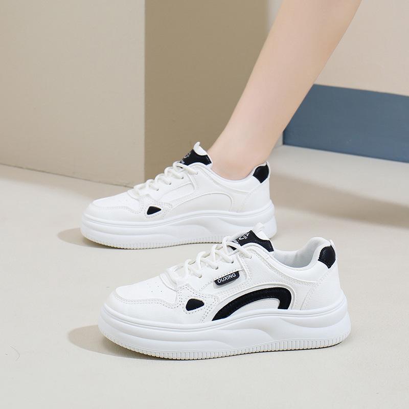 Осенняя легкая обувь Новые женские студенческие спортивные туфли с подъёмным дном Повседневная женская обувь