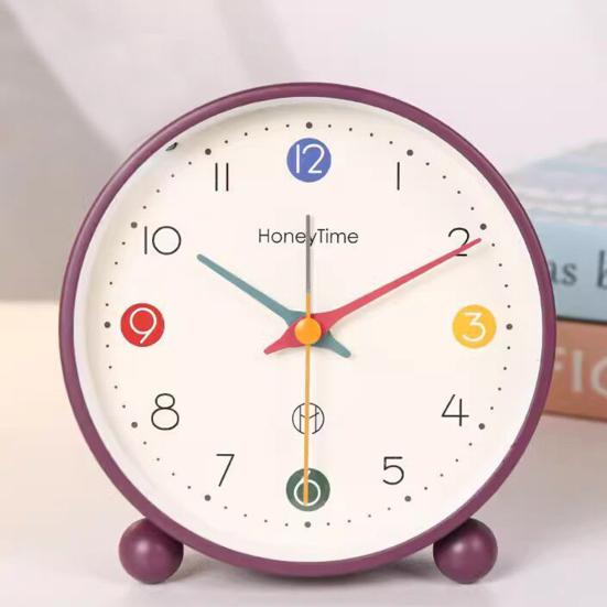 Yousheng Analog Alarm Clock with Night Light Non-Ticking Silent Battery Operated Bedroom Desktop Digital Quartz Clock Children Students Birthday Gift