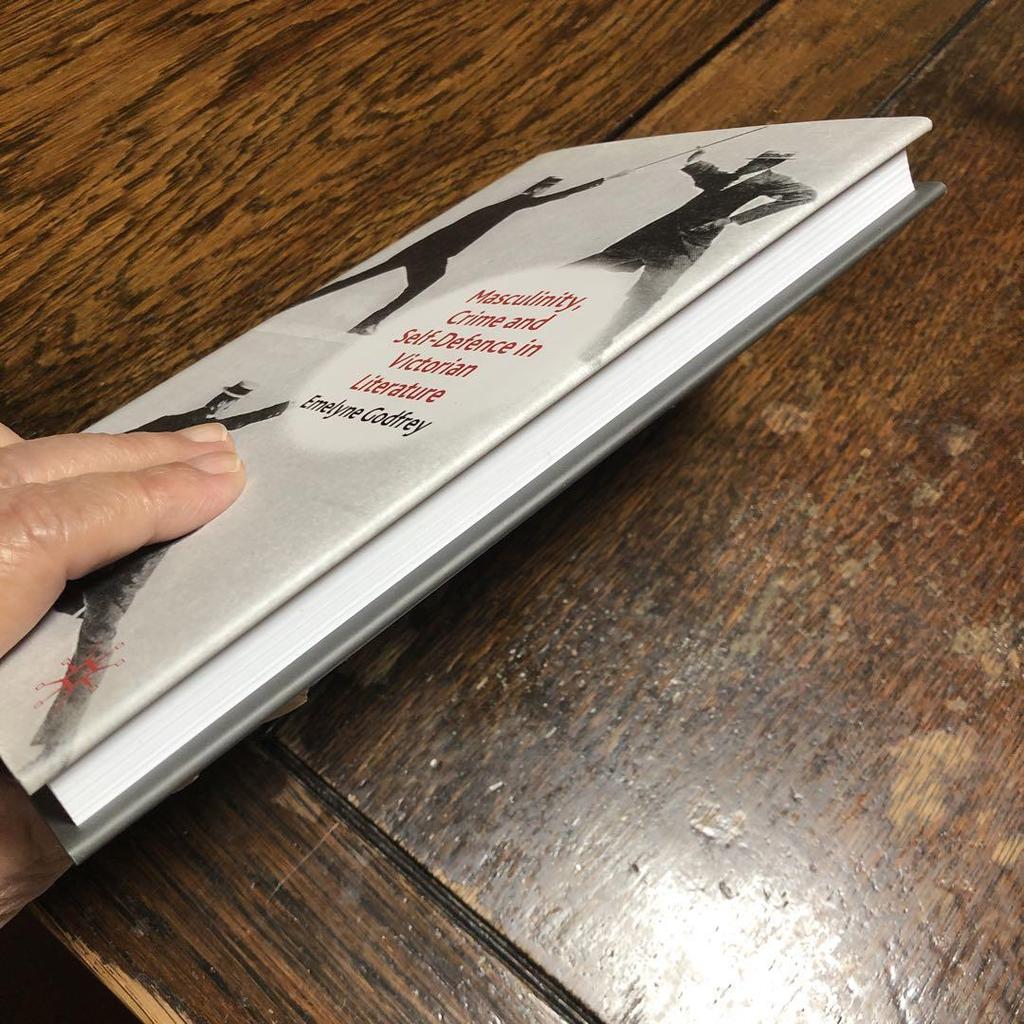 [Б/У] Мужественность, преступность и самооборона в викторианской литературе Эмелин Годфри