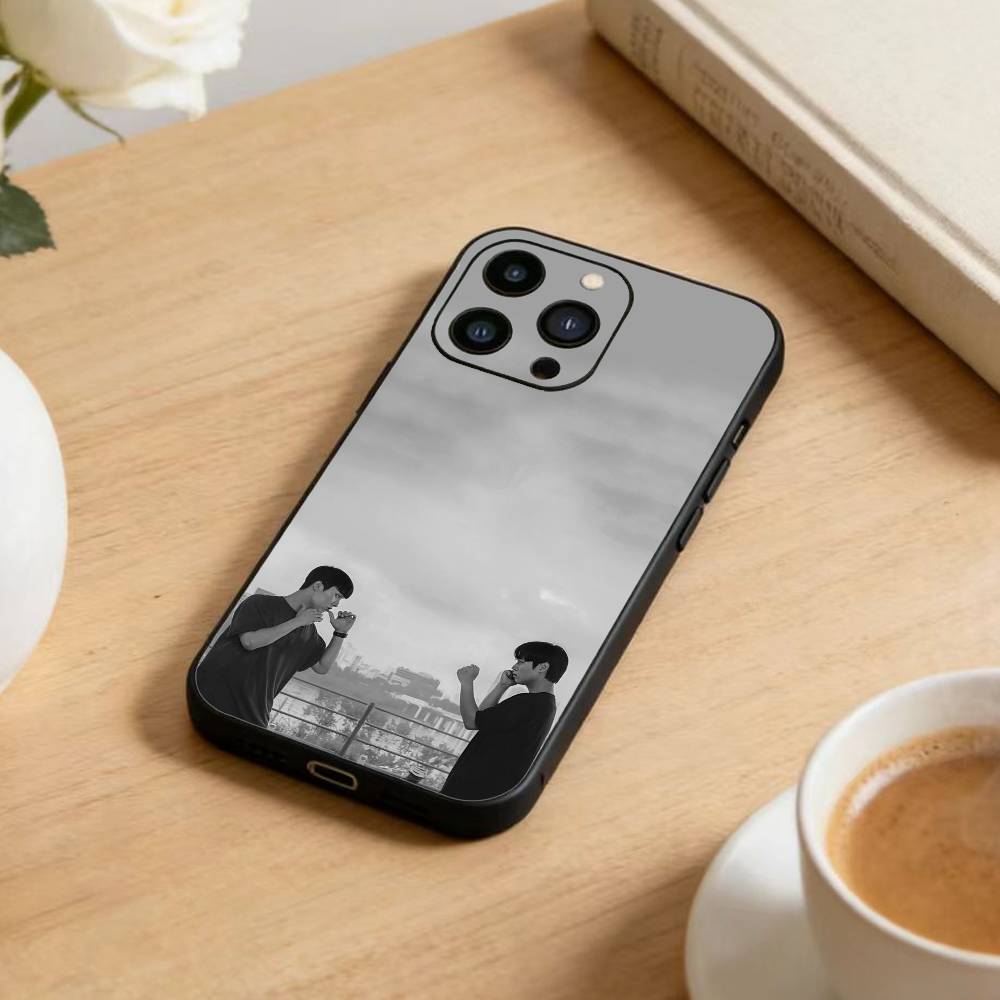 Чехол для телефона W-weak Hero-o Class для iPhone 17 16 15 14 13 12 Max Plus Силиконовый Черный Чехол