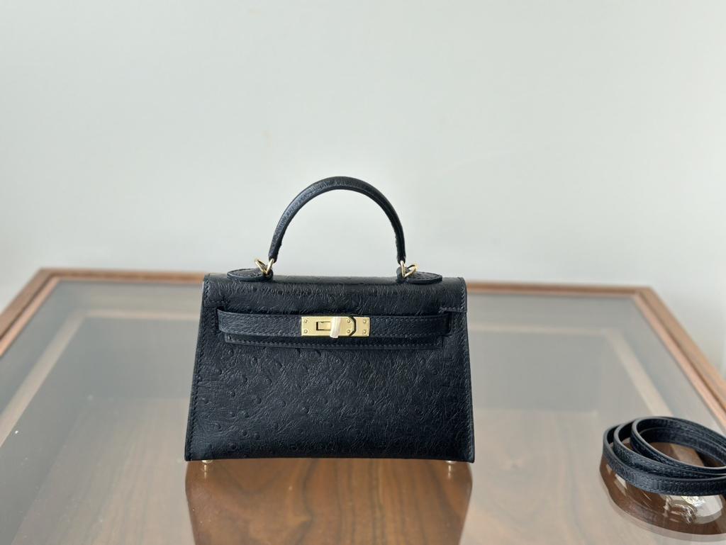 19 Одинарная сумка-тоут из овчины с пятью металлическими украшениями