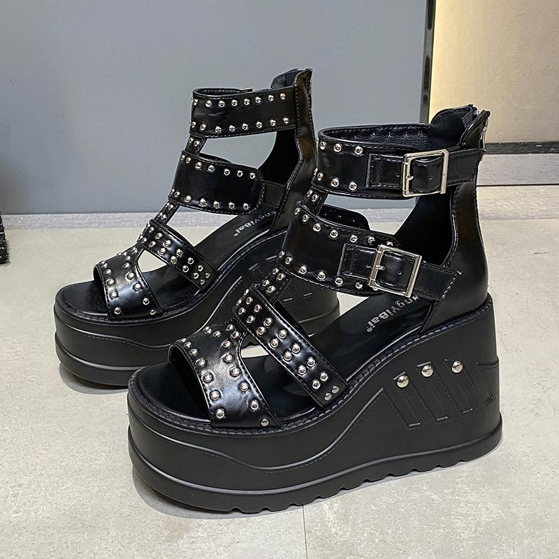 Модные 10-сантиметровые сандалии-клинья гладиаторы женские новые летние с открытым носком полые водонепроницаемые на платформе с заклепками увеличивающие рост римские сандалии панк-ботинки