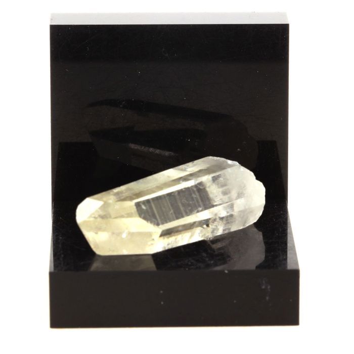 Pierres et Minéraux. Quartz. 44.27 ct. La Gardette Mine, Bourg d'Oisans, Isère, France.