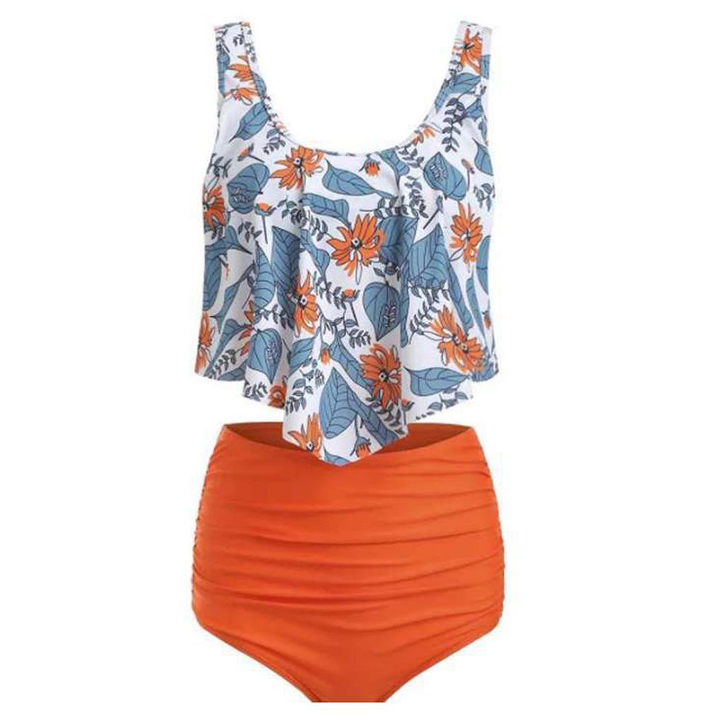 Бикини с рюшами и принтом закрывает живот и демонстрирует тонкий разделенный купальник для женщин