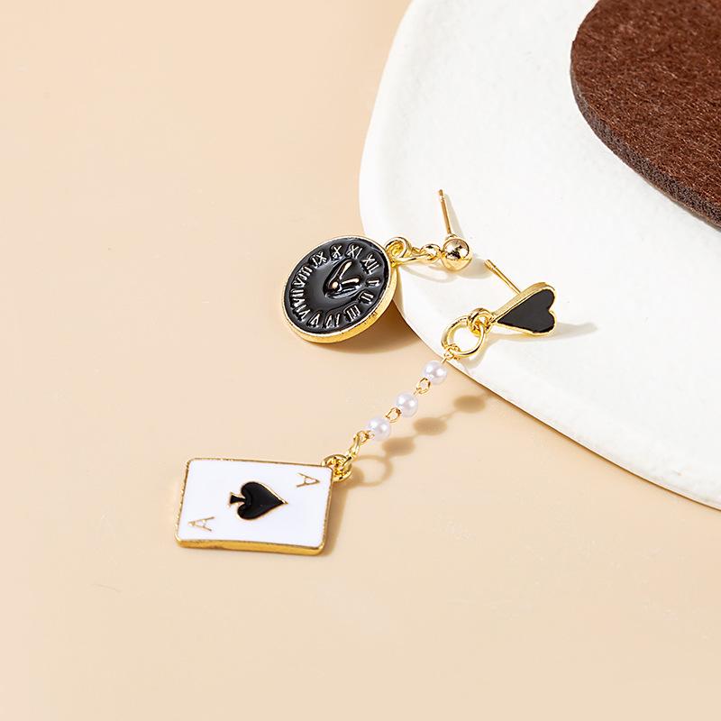 Корейские серьги-часы с асимметричными игральными картами, милые пусеты в стиле Алисы с капающими жемчужинами