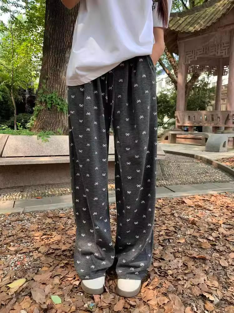 Маленькие корейские брюки с широкими штанинами и принтом-бантиком - Стройнящий драпированный дизайн для весны/осени