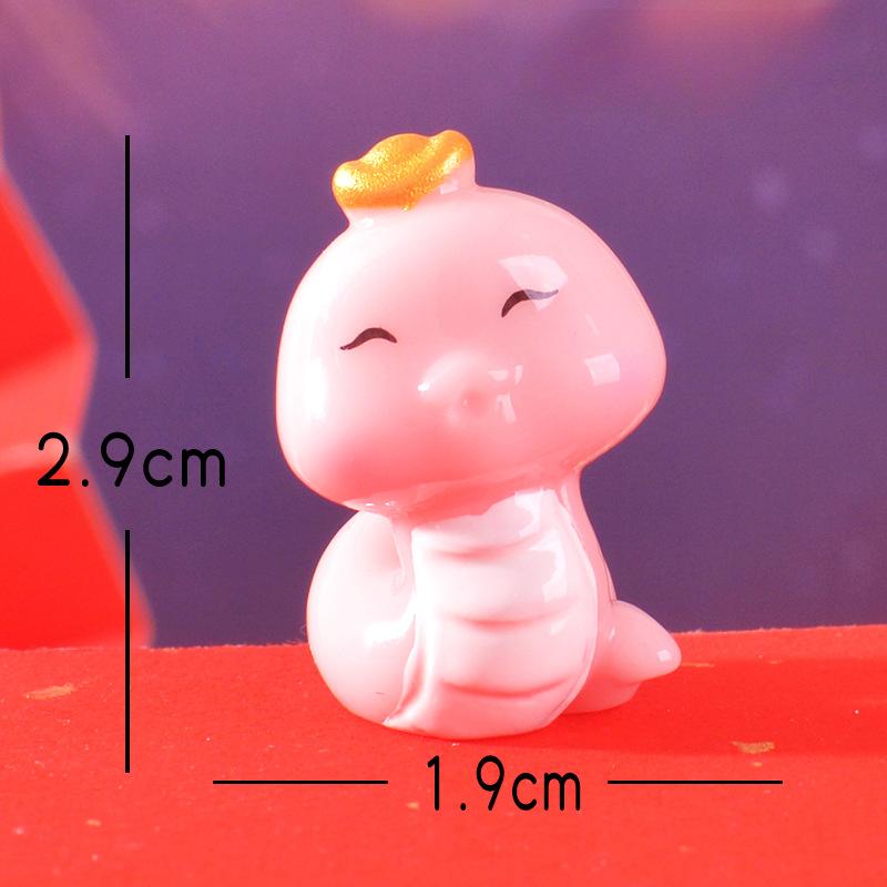 Новогодний декоративный мультяшный змей Года Маленький декоративный предмет для привлечения богатства и удачи Смола ручной работы