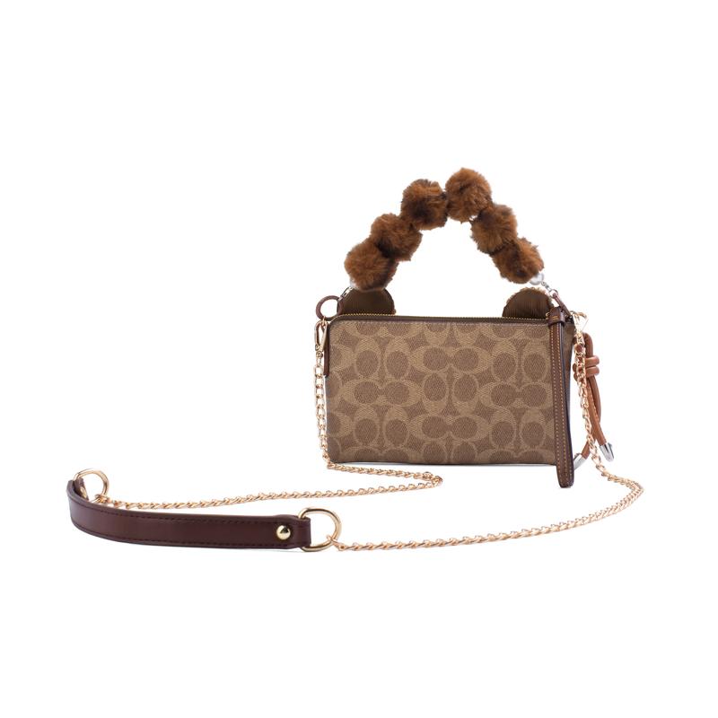 COACH clutch bag [Customized bag] 19 Bear hugging clouds, Ding Duo, plush doll, bear decoration, fashionable and versatile, simple bear hugging clouds