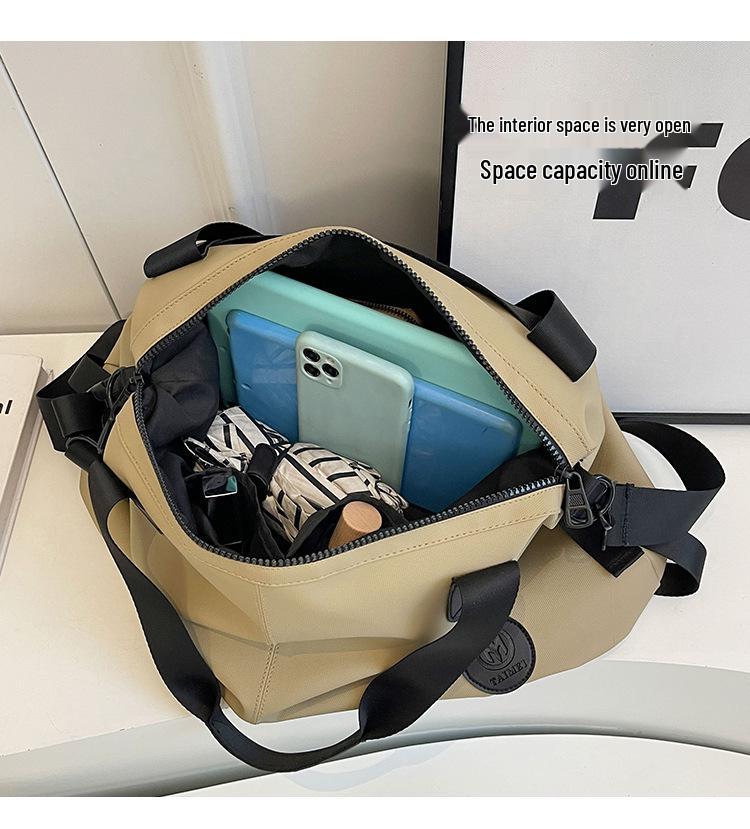 Large Capacity Lightweight Handheld Travel Bag for Men and Women