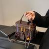 Сумка через плечо в форме ведра из искусственной кожи с декором в виде колокольчика, винтажная застежка-молния, гладкая поверхность, сумка на плечо для работы, вечеринки, путешествий