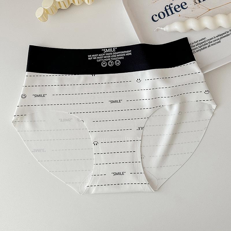Нижнее белье со смайликами, женские удобные дышащие трусики, бесшовные трусы со средней талией для девочек