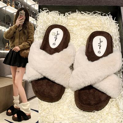 Мода 2024 года. Новые женские домашние тапочки на толстой подошве. Модные плюшевые теплые тапочки. Женские роскошные плюшевые тапочки с леопардовым принтом из хлопка.