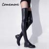 Мода Comemore сексуальные сапоги выше колена женские зимние туфли на среднем каблуке высокие сапоги черные красные 2024 панк стиль женские сапоги большой размер 44