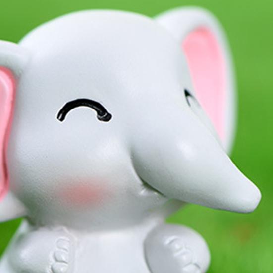 Elephant Figurine Handcrafted Sweet Expression Casting Decorative Realistic Looking Elephant Statue Car Decor