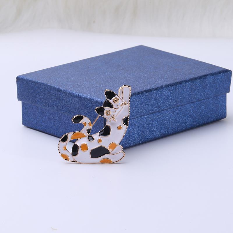 Милая брошь в виде капающей кошки, персонализированная модная и универсальная корейская ретро-брошь для корсажа с аксессуарами