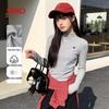 Женская вышитая футболка SPAO с полувысоким воротником и длинным рукавом с изображением медведя