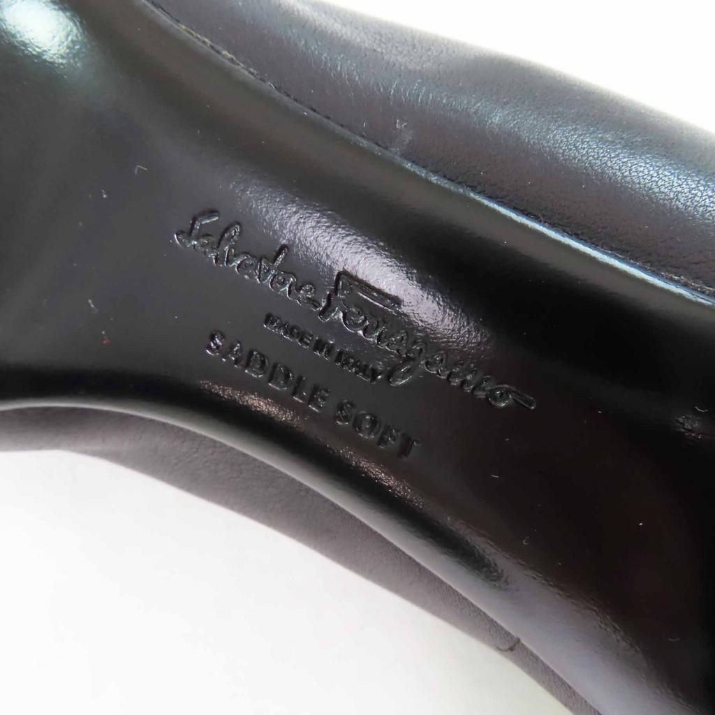 Отличные туфли Salvatore Ferragamo Gancini стеганые на массивном каблуке черная кожа Б/у