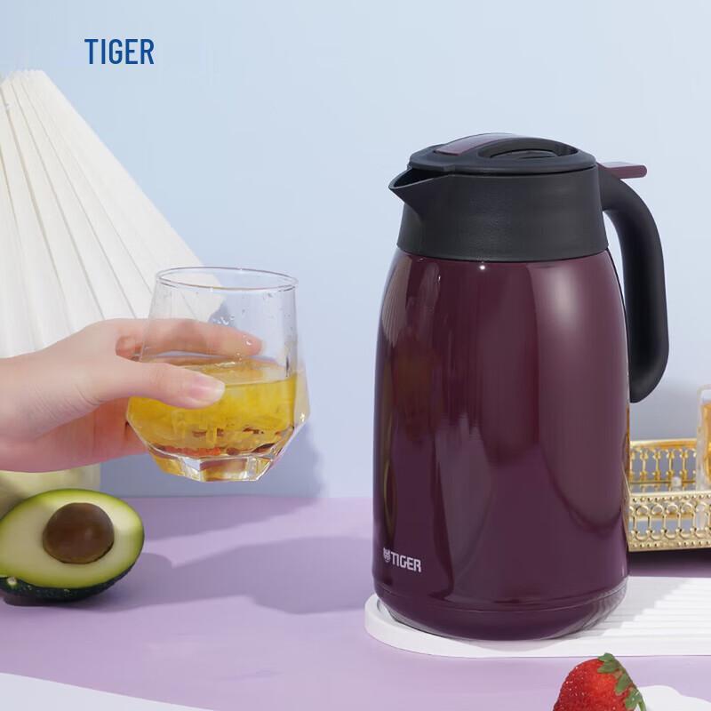 Tiger WM-A16C-VA Stainless Steel Vacuum Insulated Pot