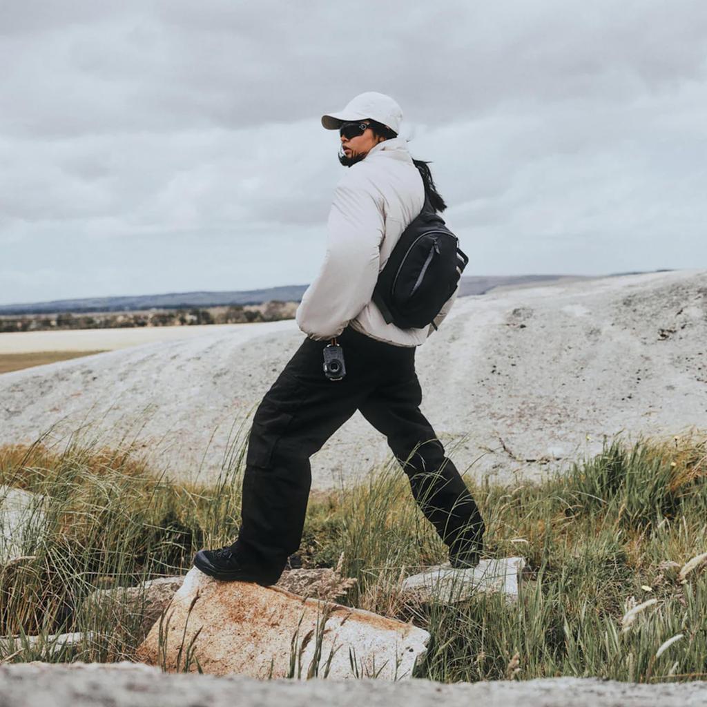 ALPAKA Metro Crossbody Сумка через плечо, 7.5 л, Сумка для ношения на теле с правой стороны, Сумка-слинг, Сумка на одно плечо, Подходит для 11-дюймовых планшетов, Молния YKK, Расширяемая