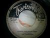 7-дюймовая пластинка TRADE WINDS Gimme The Rum Fast Mr. Rooster T71102 Tropico 1962 Тринидад Регги Ска Даб Б/у