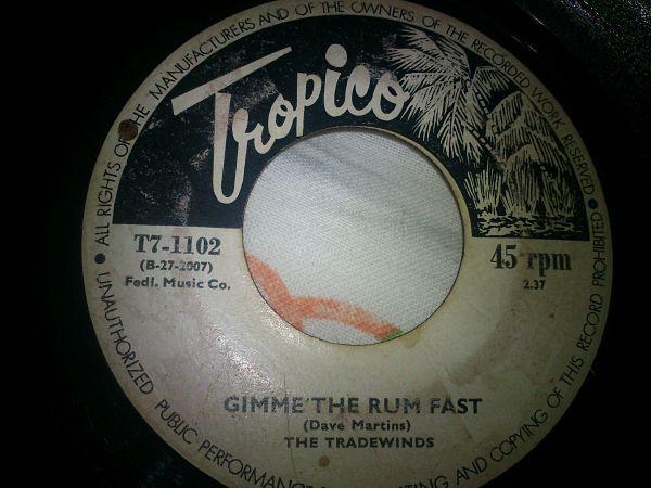 7-дюймовая пластинка TRADE WINDS Gimme The Rum Fast Mr. Rooster T71102 Tropico 1962 Тринидад Регги Ска Даб Б/у