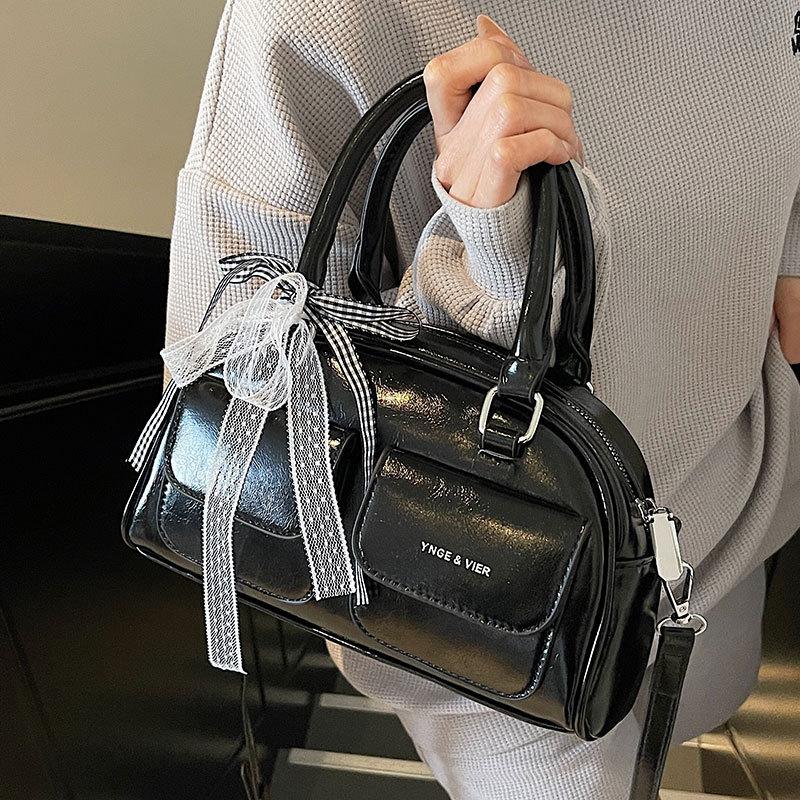 French Sweet Fashion High Sense Portable Boston Bag Niche Design Simple Solid Color Commuter Messenger Bag Women