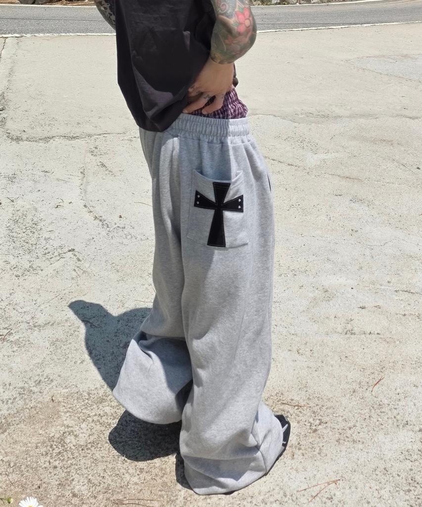 Fuzzy Scan Crosspatch Curved Balloon Pants Black