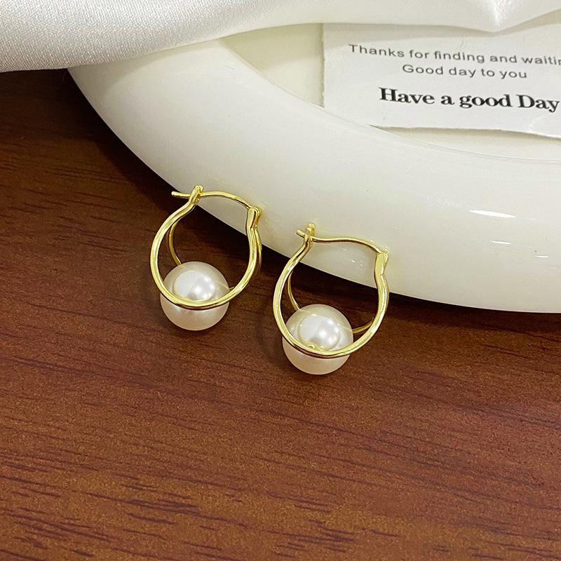 Simple Double-layer Geometric Pearl Ear Buttons for Women's Temperament Light Luxury Earrings Niche Earrings