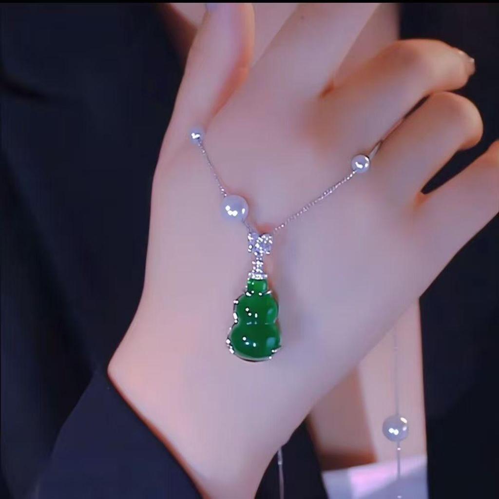 Женское зеленое ожерелье из титановой стали с подвеской в виде тыквы - Элегантная легкая роскошь, цепочка для ключицы