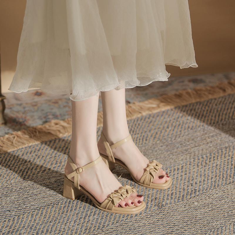 Модные сандалии на высоком каблуке из мягкой плиссированной кожи женские однотонные sandalias de mujer лето 2025 женские элегантные летние туфли sandales
