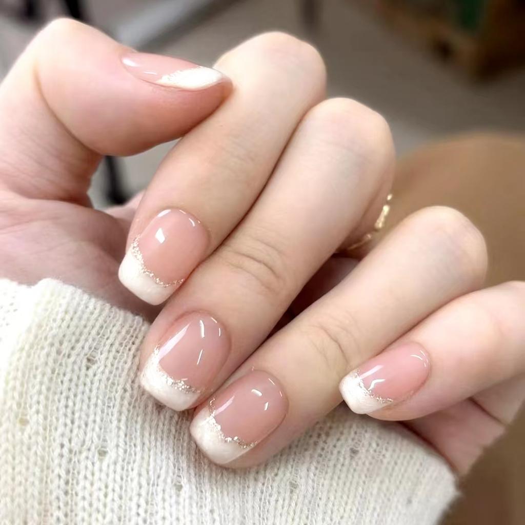 Simple and clean silver edge milk white French elegant temperament white versatile removable nail art pieces 24 pieces