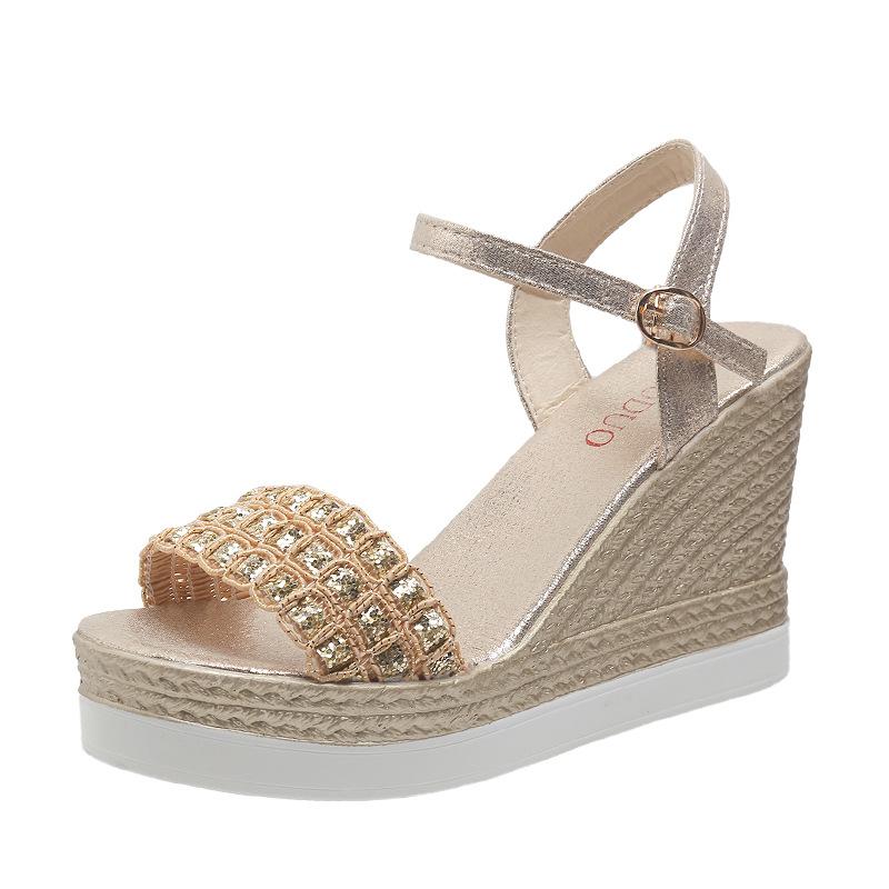 Наклонный каблук 2024 летние римские сандалии в сказочном стиле, новая мода, высокий каблук, толстая подошва, удобное увеличение высоты, легкие женские туфли