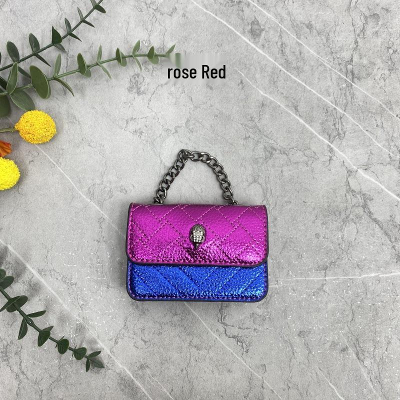 Сумка-мини на цепочке с ромбовидной стежкой на весну/лето 2025 - Вышитая сумка кроссбоди с головой орла