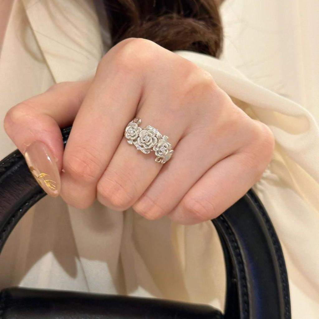 Кольцо «Маленькая красная книга» винтажное серебряное с розой - Ретро модный акцент