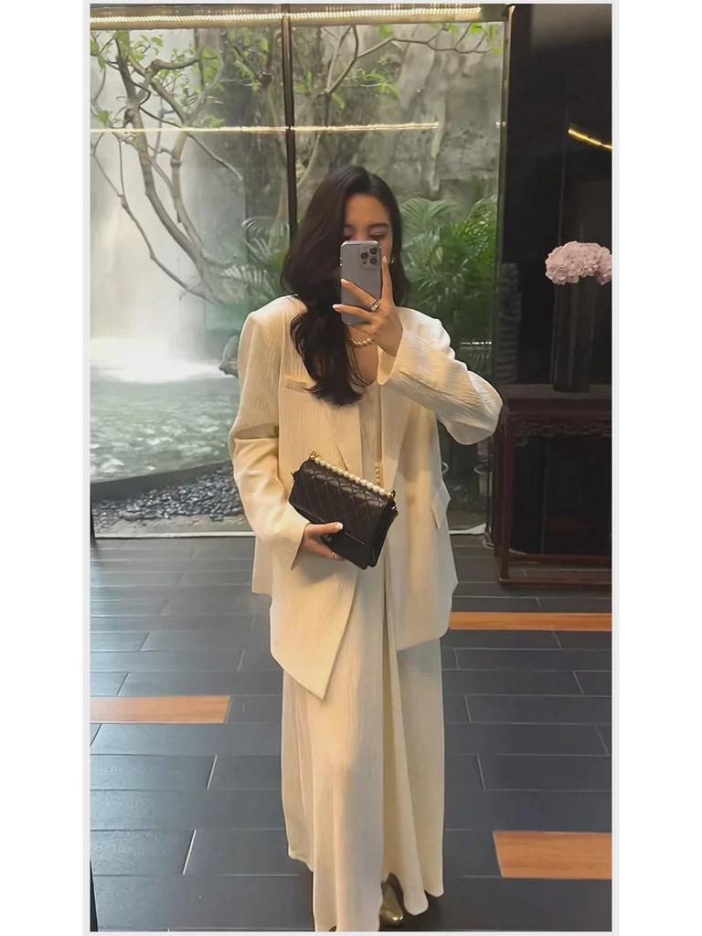 Женский костюм-двойка больших размеров: Длинная юбка на подтяжках и блейзер на весну/осень