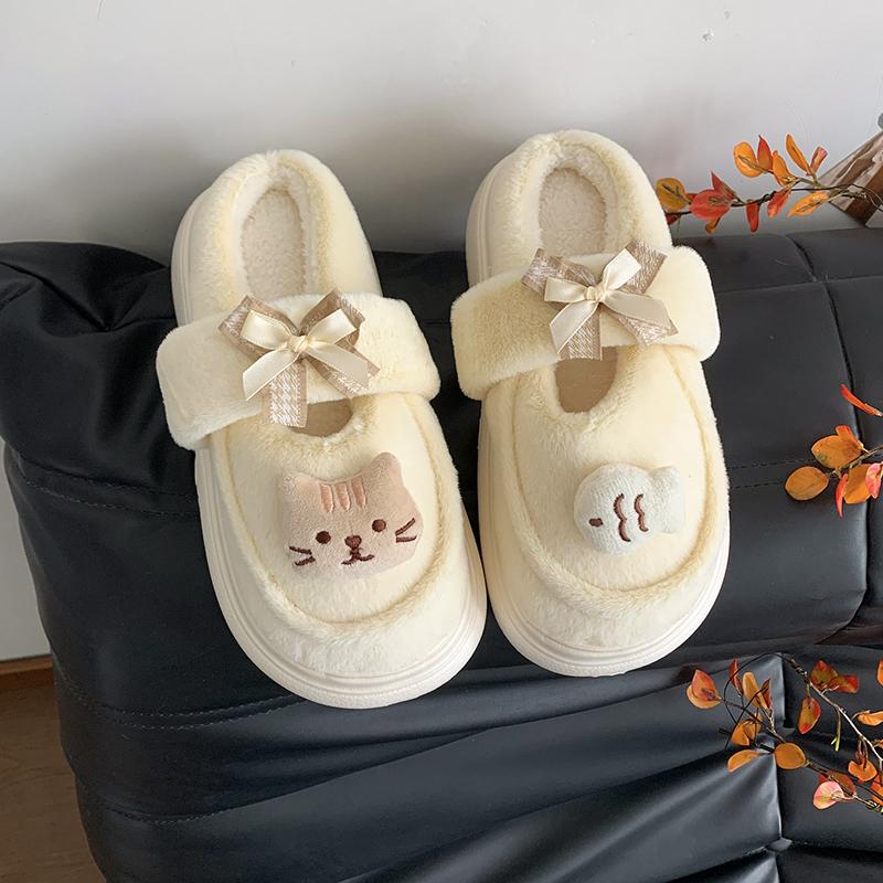 Модные милые мультяшные плюшевые украшения, домашние тапочки для женщин 2025, зимние милые тапочки с бантиком, теплые короткие плюшевые спальные тапочки