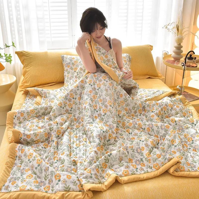 Breathable, Comfortable, and Cool Feeling Silk Summer Quilt, Summer Cool Quilt, Air-conditioned Quilt