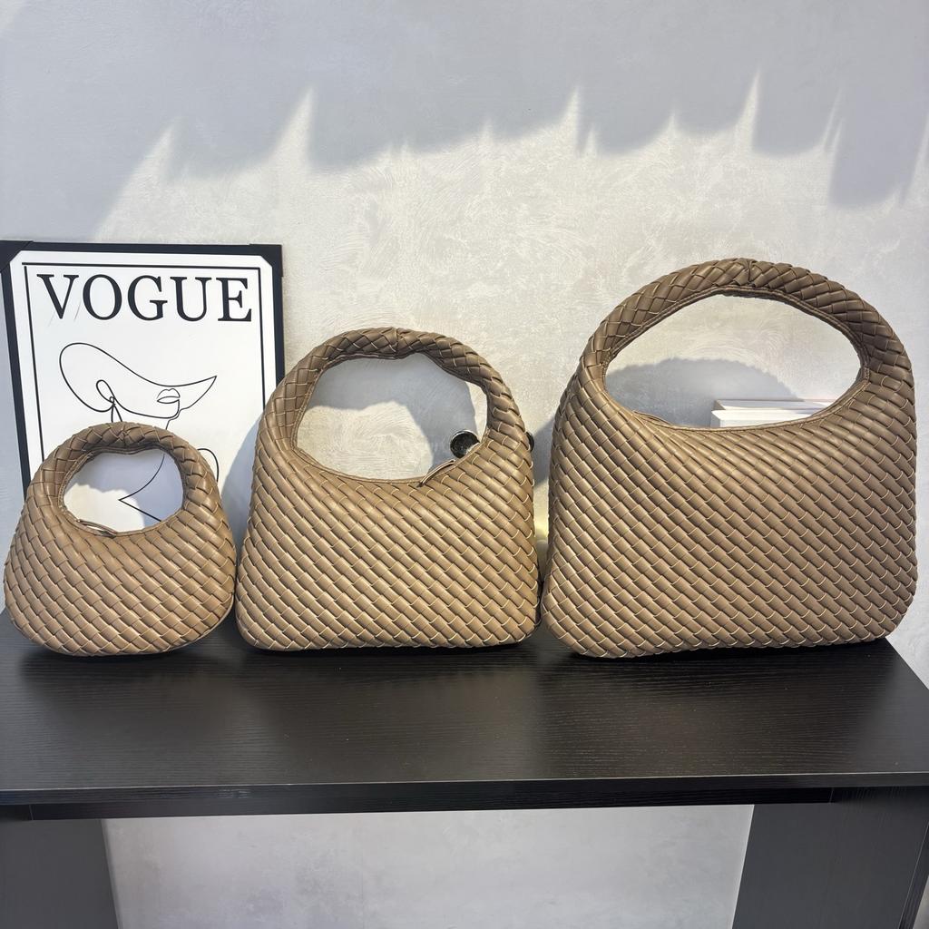 2026 Сумка женская премиальная текстура ручной вязки ручная ручка плечо кросс-боди цепь круглая сумка