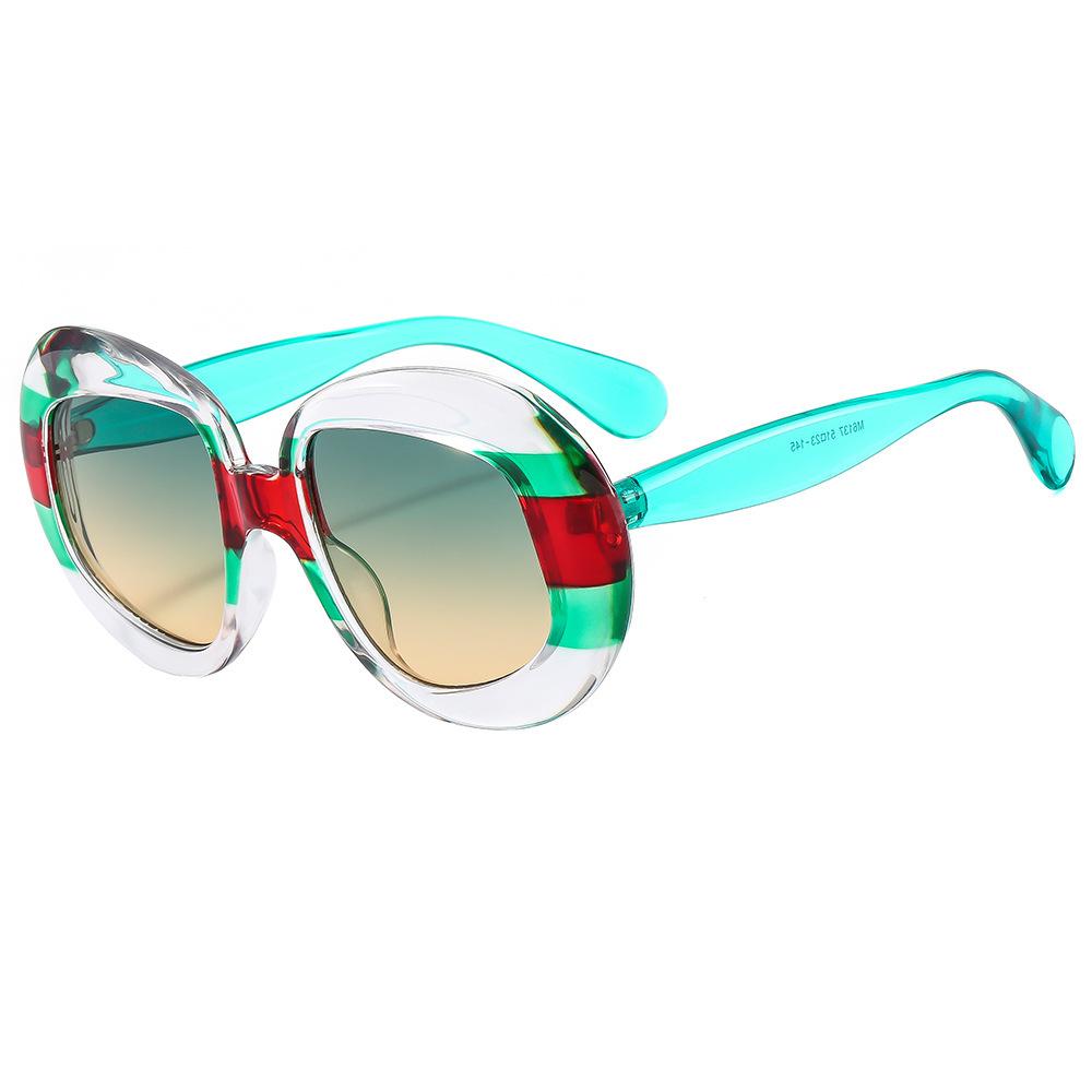 Новые персонализированные солнцезащитные очки в круглой толстой оправе с цветными блоками для уличной фотографии, демонстрирующие тонкий и роскошный темперамент с солнцезащитными очками
